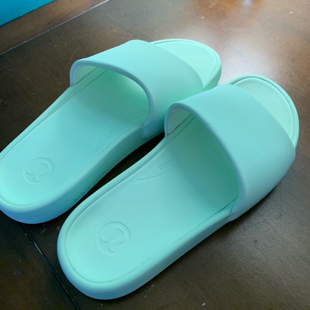 Lululemon Restfeel  slides